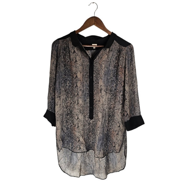 Wilfred Tops - Aritzia Wilfred Snake Print Silk Blouse Sz M